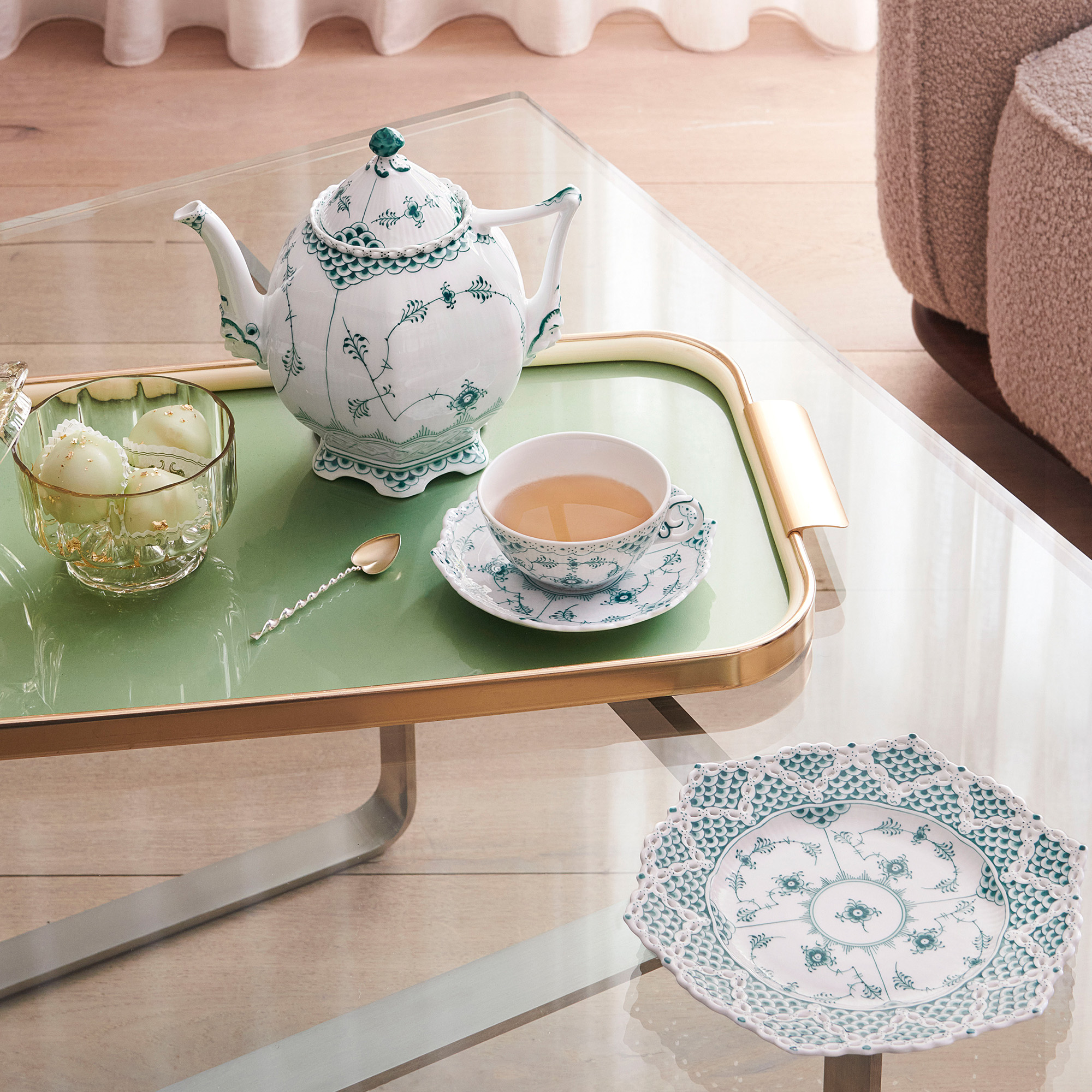 Smaragd Musselmalet Helblonde kollektionen fra Royal Copenhagen